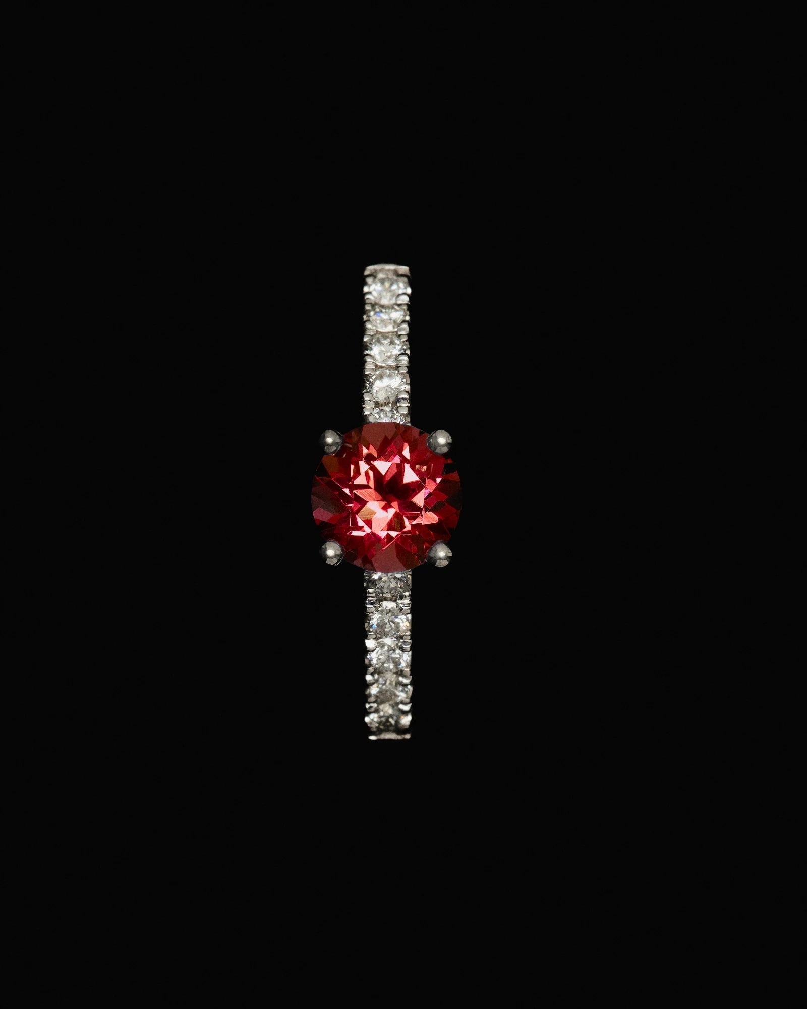 Pierścionek złoty z rubinem i brylantami B One N°43 - BELLER: Official Online Store & Luxury Jewelry Atelier