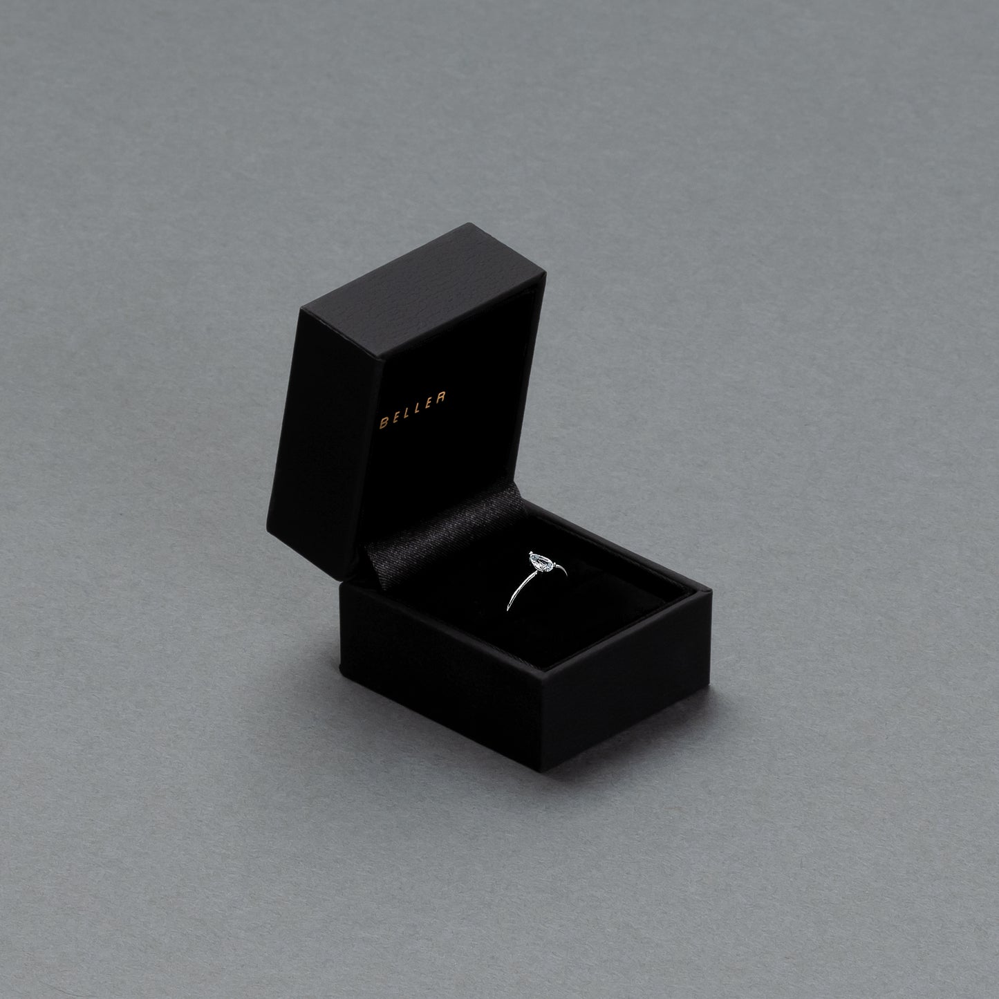 Pierścionek złoty z szafirem B One N°24 - BELLER: Official Online Store & Luxury Jewelry Atelier