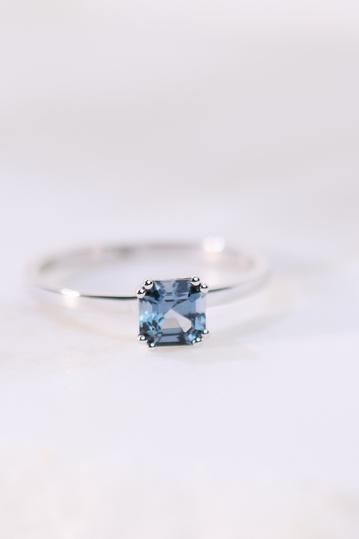 Pierścionek złoty ze spinelem B One N°38 - BELLER: Official Online Store & Luxury Jewelry Atelier