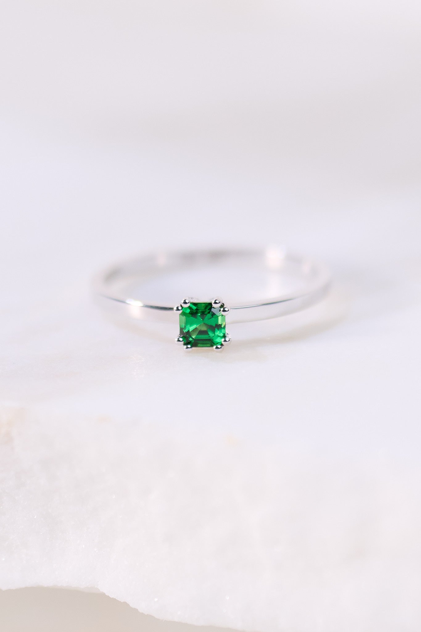 Pierścionek złoty z tsavorytem B One N°41 - BELLER: Official Online Store & Luxury Jewelry Atelier