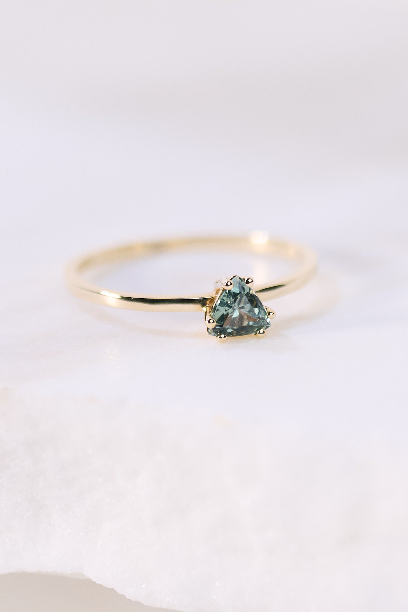 Pierścionek złoty z szafirem B One N°32 - BELLER: Official Online Store & Luxury Jewelry Atelier