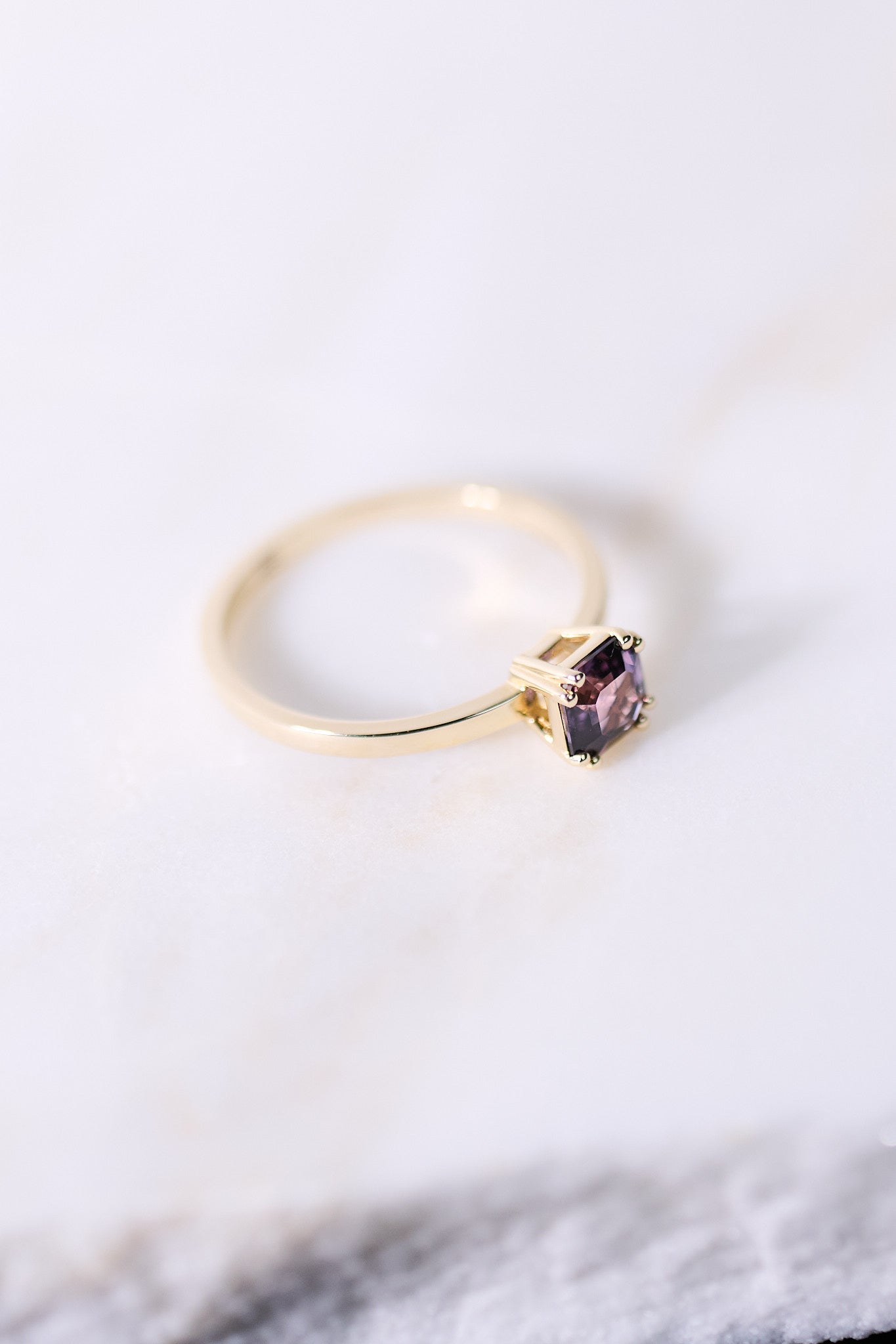 Pierścionek złoty ze spinelem B One N°26 - BELLER: Official Online Store & Luxury Jewelry Atelier