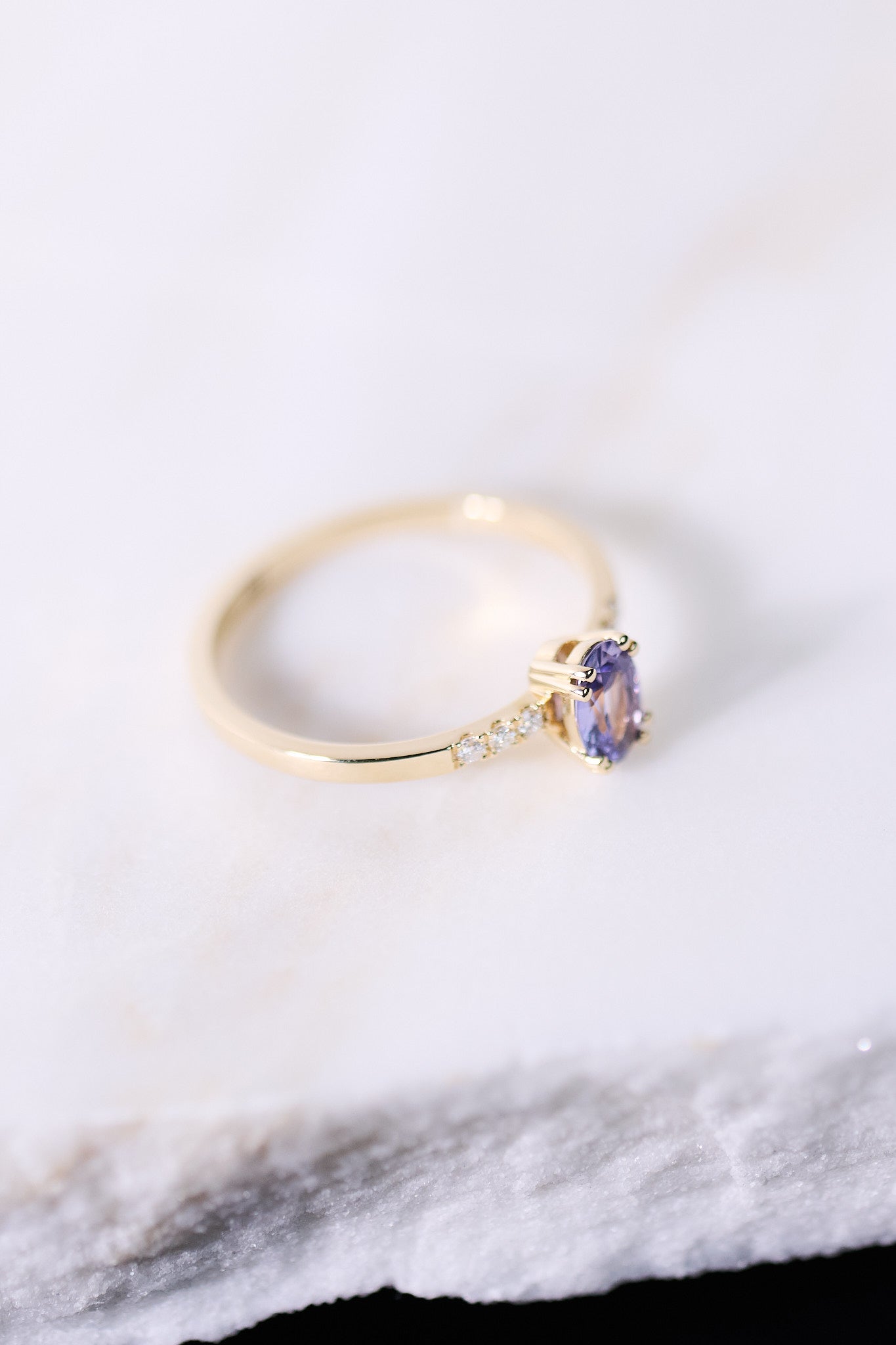Pierścionek złoty z szafirem i brylantami B One N°30 - BELLER: Official Online Store & Luxury Jewelry Atelier