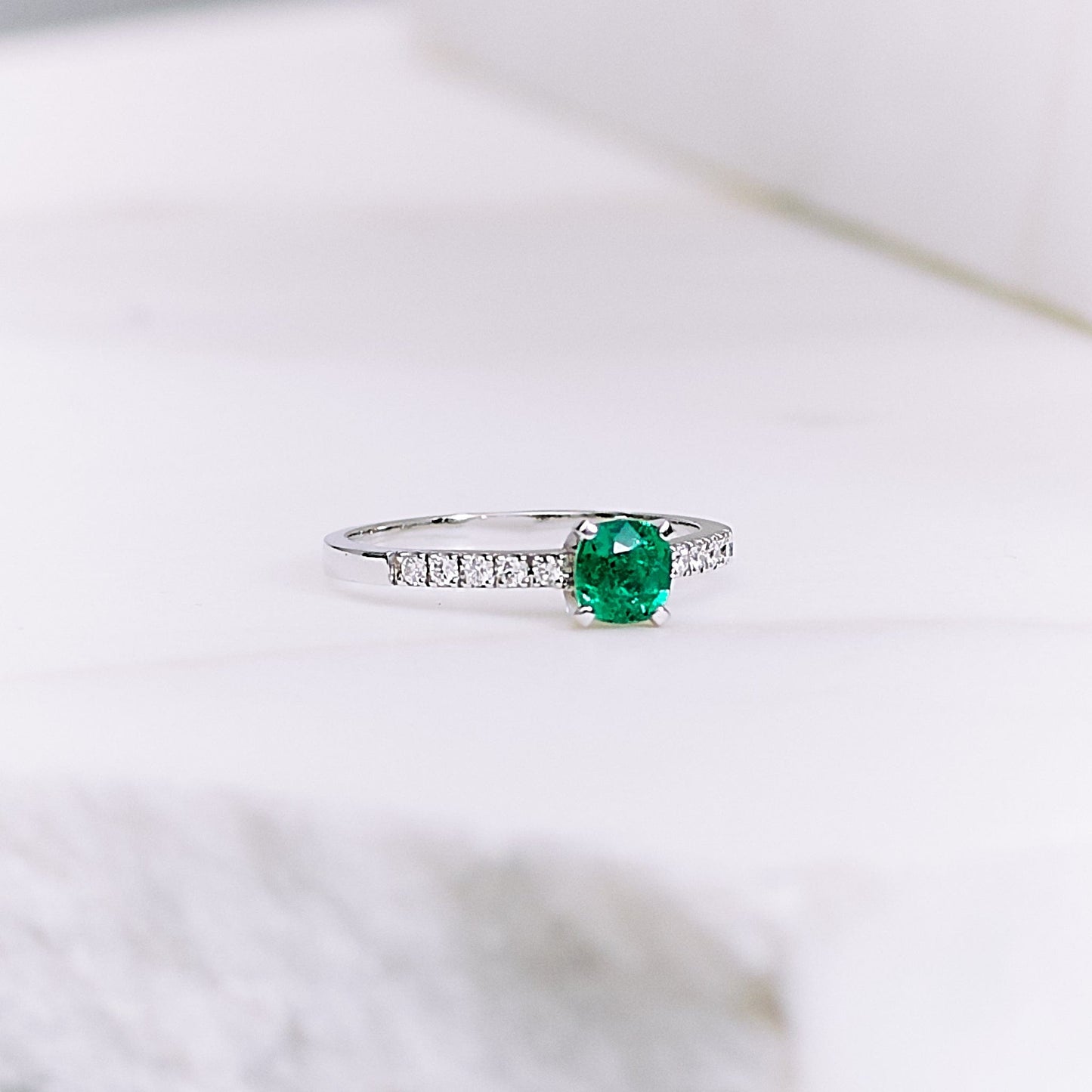 Pierścionek złoty ze szmaragdem i brylantami B One N°9 - BELLER: Official Online Store & Luxury Jewelry Atelier