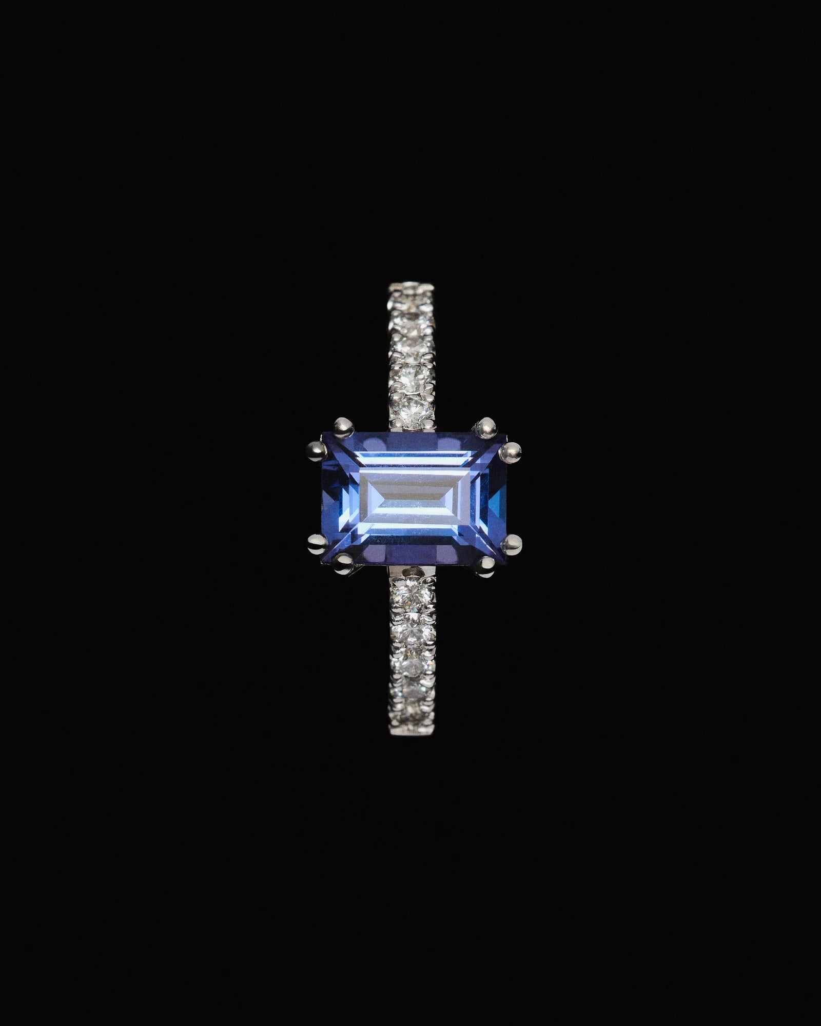 Pierścionek złoty z tanzanitem i brylantami B One N°45 - BELLER: Official Online Store & Luxury Jewelry Atelier